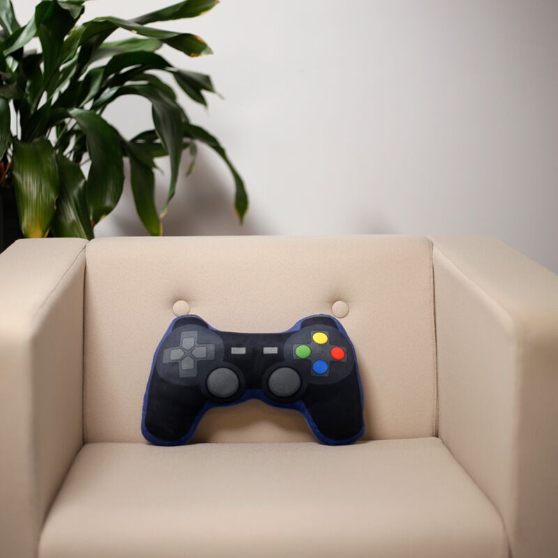 Mängupuldi kujuline pehme padi "Game Over"